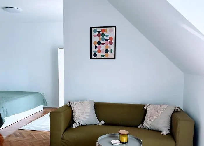 Beautiful Studio In City Centre - Star Apartment
